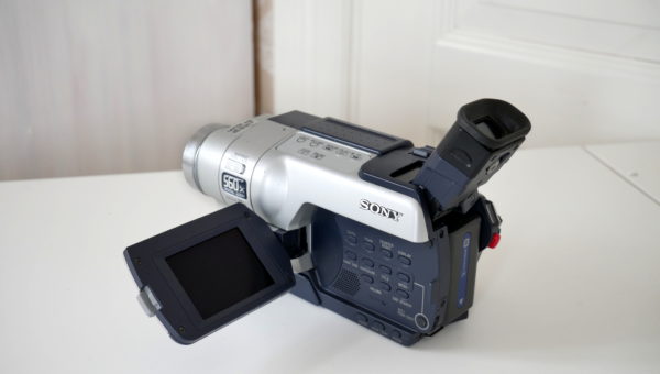 Sony CCD-TRV Hi8 NightShot Handycam
