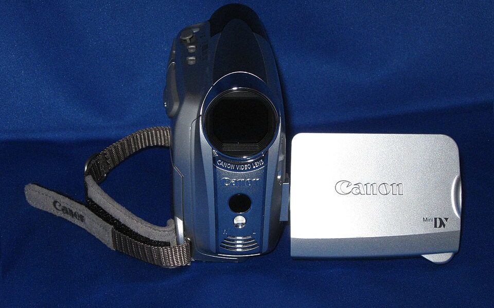 Canon ZR850 MiniDV camcorder