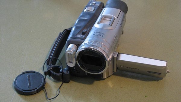 Panasonic PV-GS200 MiniDV 3CCD camcorder